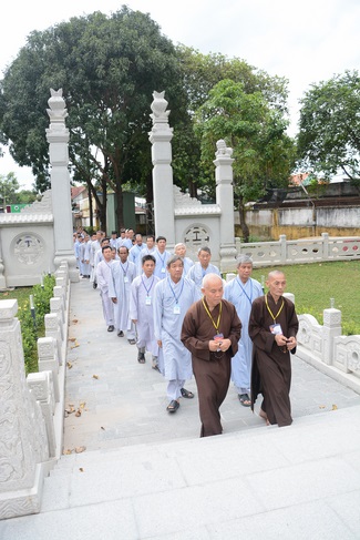 “HOW TO TAKE THE RIGHT PRAYING IN BUDDHISM” Dharma Talk in the 89th Seven-Day Retreat